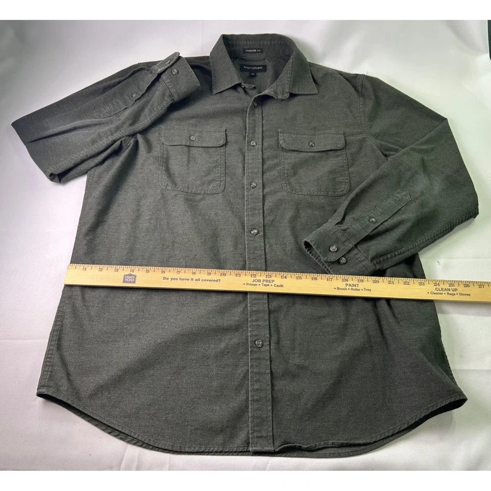 Banana Republic Mens XL Gray Button Down Shirt Soft Minimalist‎ Dark Academia